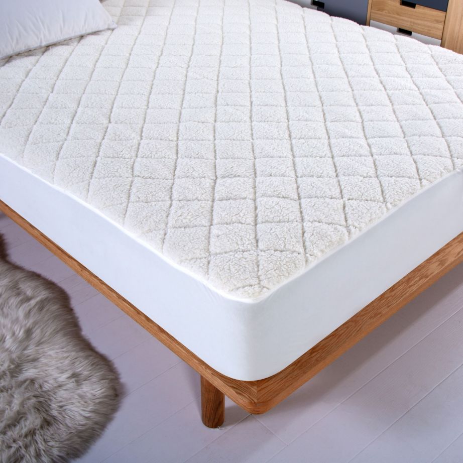 AlASKA WOOL  QUILTED MATTRESS PROTECTOR