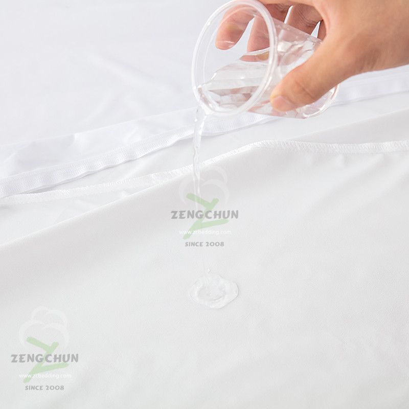 Basic waterproof mattress encasement